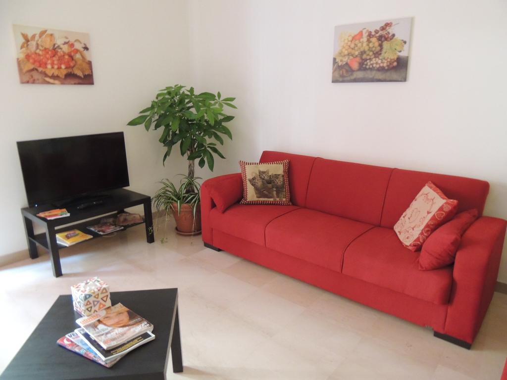 Отель Domus Taranto Unica Sede Экстерьер фото